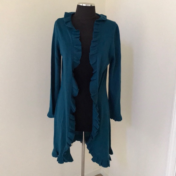 Travel Smith Medium Teal Long Ruffled 